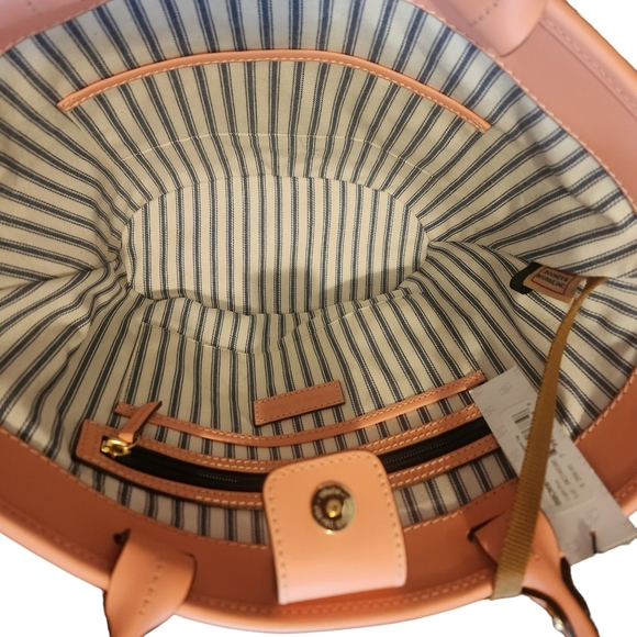 Dooney & Bourke  Purse - Picture 8 of 9